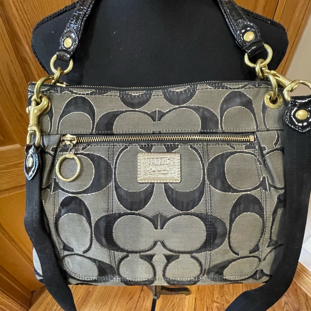 Authentic Coach Handbag - Picture 1 of 7